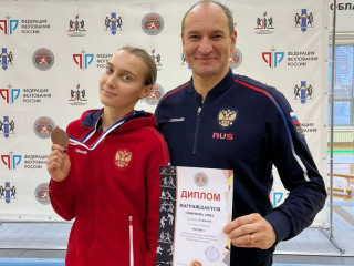 Алтайская спортсменка стала бронзовым призером командного турнира сильнейших саблисток России в Новосибирске