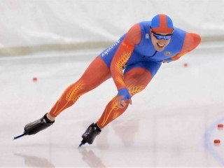 Алтайский конькобежец Виктор Муштаков завоевал серебро на втором этапе Кубка России