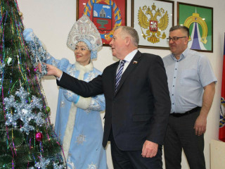 Благотворительная акция «Елка желаний»: юная жительница Тальменского района Алтайского края получит подарок от депутата Госдумы РФ Ивана Лоора