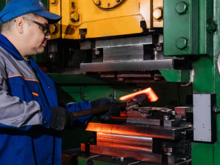 Новый сюжет проекта «Люди труда» посвящен сотрудникам Алтайских машиностроительных заводов