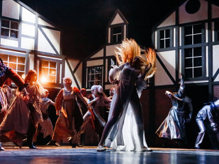 Эксперт премии «Золотая маска» Нина Карпова посетит спектакли Молодежного театра Алтая