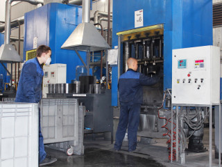 Новый выпуск проекта «Люди труда» посвящен сотрудникам Барнаульского завода АТИ