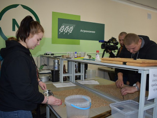 В шести техникумах и колледжах Алтайского края создали современные мастерские