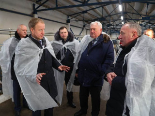 Губернатору Алтайского края Виктору Томенко представили проекты развития сельхозпроизводства в Косихинском районе