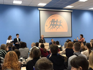 Ученики 30 школ Барнаула и Новоалтайска приняли участие в историческом марафоне опорного вуза Алтайского края