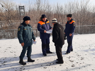 Более 170 мест возможного выхода на лед проверили алтайские спасатели в рамках акции «Безопасный лед»