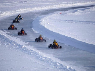 Впервые за 12 лет в Барнауле прошли зимние кольцевые автогонки