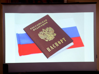 В преддверии Дня защитника Отечества юным жителям столицы Алтайского края вручили паспорта