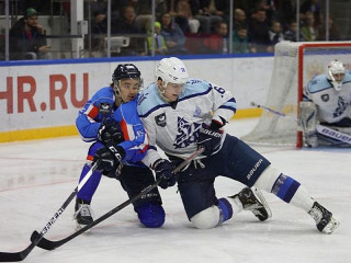 Алтайские хоккеисты стали серебряными призерами Кубка Федерации Высшей хоккейной лиги