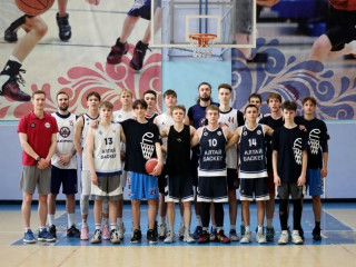 Алтайские баскетболисты провели открытую тренировку в Рубцовске