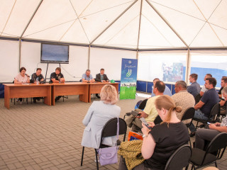 В Алтайском крае представители четырех регионов приняли участие в консультационном семинаре по применению беспилотников в сельском хозяйстве