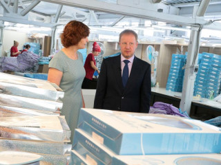 Правительство Алтайского края оказывает поддержку новоалтайской компании в производстве наполнителя для текстильных изделий