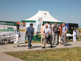 На «Дне сибирского поля» представители Алтайского государственного аграрного университета проводят интерактивные мастер-классы «Поколение АГРО»