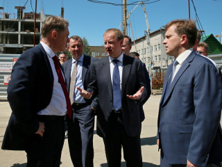 Губернатор Алтайского края Виктор Томенко и Министр здравоохранения России Михаил Мурашко обсудили актуальные вопросы развития региональной медицины