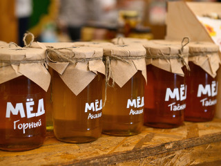 Представители алтайских компаний подводят итоги выставки-ярмарки продуктов в рамках форума «День сибирского поля»