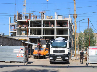 Названы ориентировочные сроки завершения строительства хирургического корпуса Алтайского краевого центра охраны материнства и детства