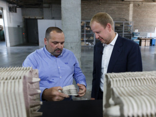 Губернатор Алтайского края Виктор Томенко поддержал проект расширения производства гофротары