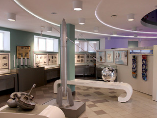 В Алтайском государственном мемориальном музее Германа Титова установили полномасштабный макет первой отечественной жидкостной ракеты