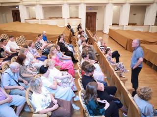 Премьеры, фестиваль и 65-летие – Молодежный театр Алтая готовится к новому сезону