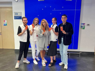 Алтайских волонтеров-медиков наградили на всероссийском форуме в Москве