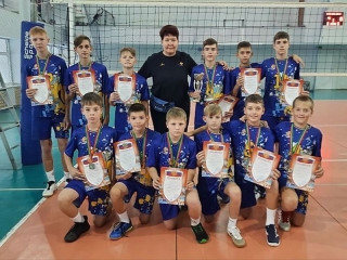 Юные алтайские волейболисты стали серебряными призерами турнира в Татарстане