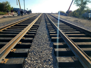 В Барнауле на путепроводе на проспекте Ленина уложили плиты самого длинного пролета