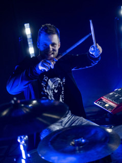 Жителей столицы Алтайского края приглашают на бесплатное барабанное шоу