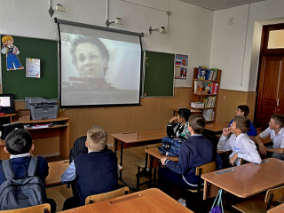 Подвигу Зои Космодемьянской посвятили очередное занятие «Разговоры о важном» в алтайских школах