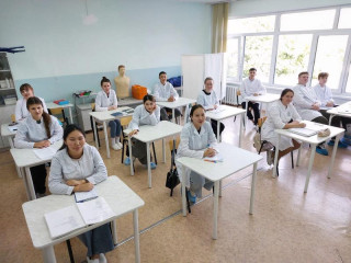 Впервые в рамках целевого обучения в медицинские колледжи Алтайского края зачислили более 150 человек