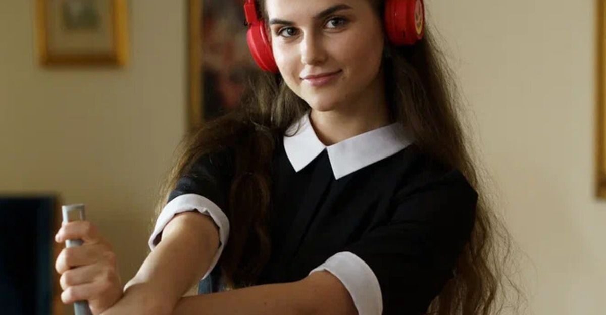 ТНТ и Good Story Media приступили к съёмкам мультижанрового проекта «Бедные смеются, богатые плачут» с Александром Самойленко, Полиной Денисовой, Анной Снаткиной и Аленой Хмельницкой