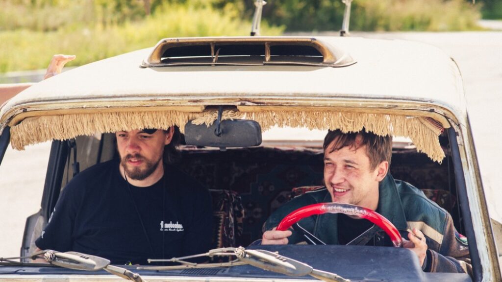 Телеканал ТНТ покажет приключенческое драмеди «Лада Голд» с Эльдаром Калимулиным, Романом Евдокимовым и Стасей Милославской