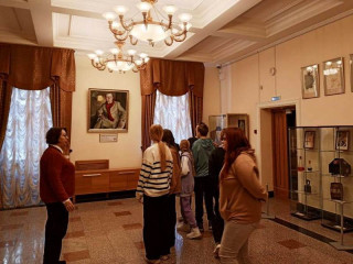 Участники проекта «Включайся и будь успешен!» посетили Молодежный театр Алтая