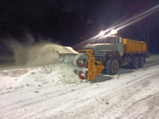 Дорожные службы столицы Алтайского края работают в круглосуточном режиме