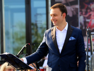Баритон Владислав Косарев представит в Барнауле программу «Дороги любви»