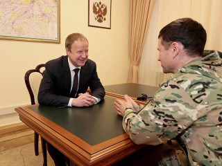 Губернатор Виктор Томенко передал через военнослужащего с позывным «Патриот» слова поддержки всем участникам СВО из Алтайского края