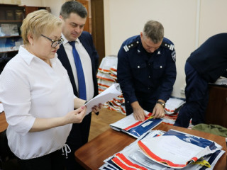 В районы Алтайского края доставляют спецзнаки для маркировки избирательных бюллетеней на выборах Президента России