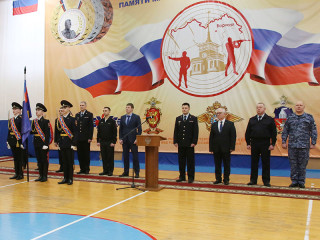 Около 200 сотрудников МВД России участвуют во всероссийских соревнованиях по стрельбе в Алтайском крае