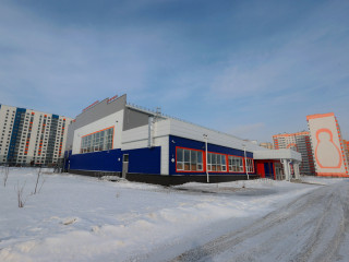 Губернатор Алтайского края Виктор Томенко дал поручения проработать проблемные вопросы по завершению строительства двух ФОКов в Барнауле