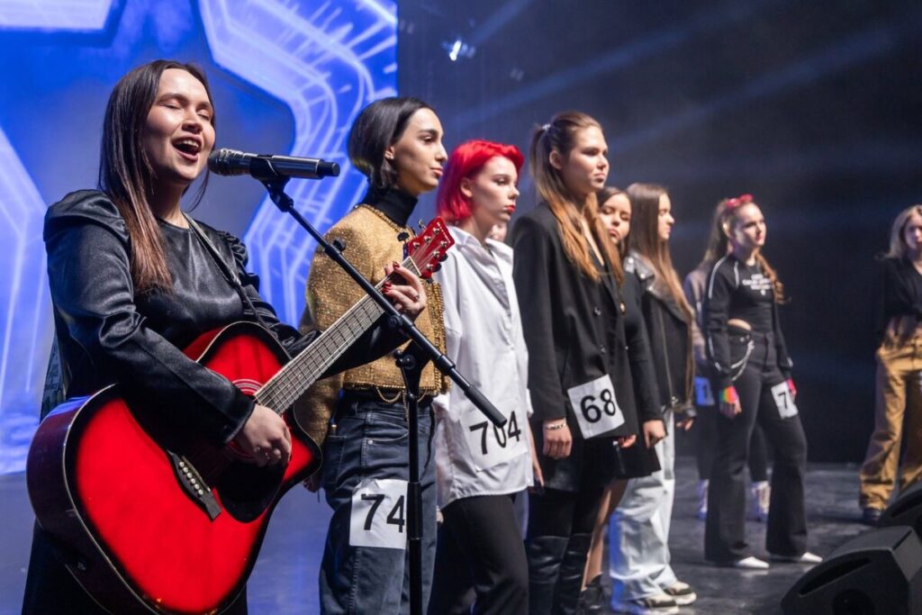 Предложение о сотрудничестве от Жукова, «Седая ночь» и Канделаки среди участников: как прошёл кастинг «Новой Фабрики звезд» в Москве