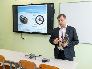 В Алтайском государственном аграрном университете стартовала новая программа по обучению управлению специализированными агродронами