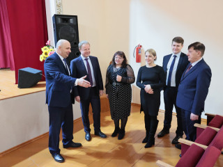 Жители села Гришковка Немецкого национального района рассказали Губернатору Алтайского края Виктору Томенко о поддержке участников СВО