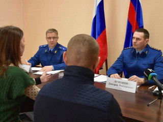 Жители 9 муниципалитетов Алтайского края поделились своими проблемами с заместителем Генерального прокурора России