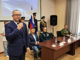 Житель Алтайского края награжден Звездой Героя Донецкой Народной Республики