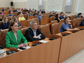 Госслужащих Алтайского края ознакомили с новеллами антикоррупционного законодательства