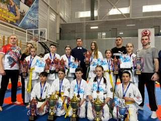 27 медалей завоевали алтайские спортсмены на чемпионате и первенстве Сибири по киокусинкай