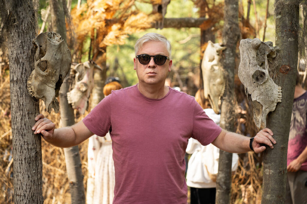 Шутки в сторону: ТНТ представляет первый продюсерский проект Сергея Светлакова после возвращения