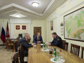 Губернатору Алтайского края Виктору Томенко представлен новый руководитель Управления ФСИН России по Алтайскому краю