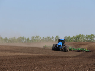 Алтайские аграрии провели раннее весеннее боронование на площади 480 тысяч гектаров