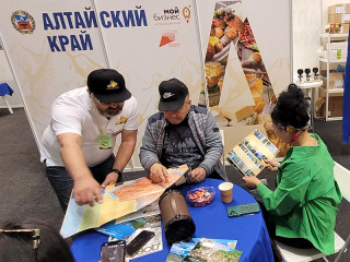 Предприниматели Алтайского края приняли участие в выставке в Республике Тыва