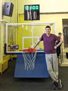 Для школ Алтайского края приобрели электронное табло и инвентарь для баскетбола